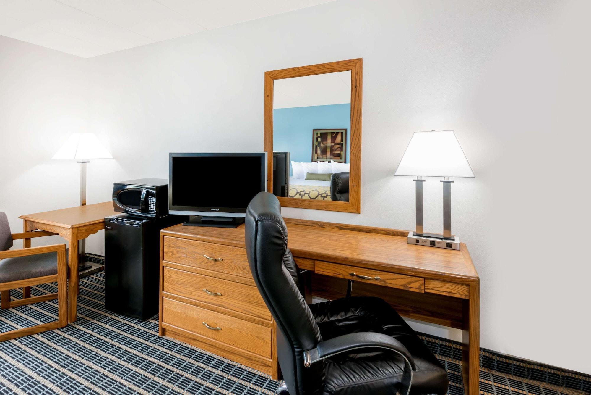 เบย์มอนต์ บาย วินด์แฮม มาร์แชลทาวน์ Hotel Marshalltown ภายนอก รูปภาพ