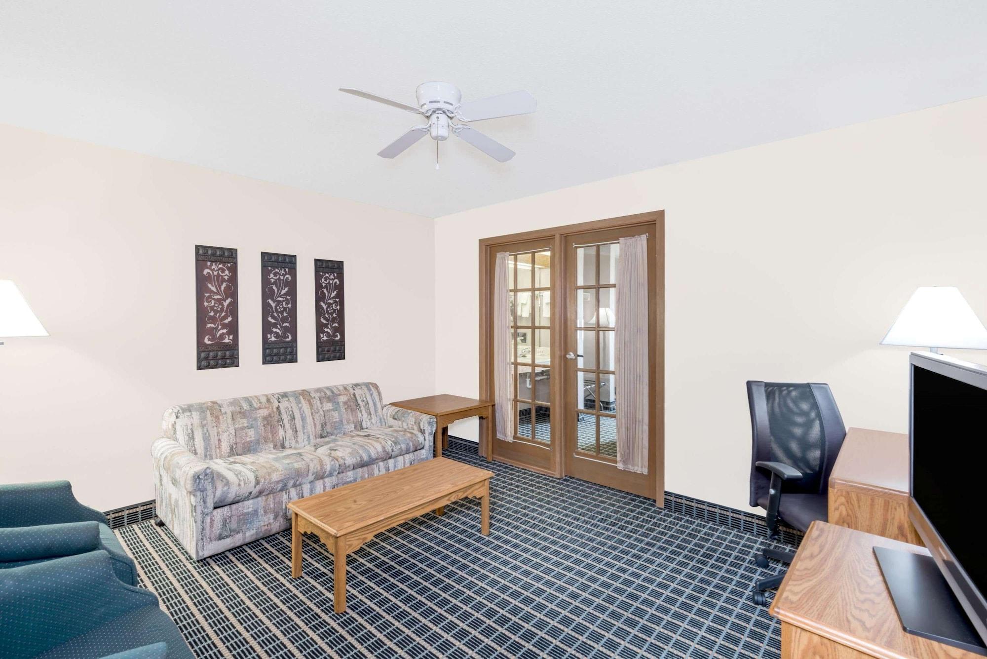 เบย์มอนต์ บาย วินด์แฮม มาร์แชลทาวน์ Hotel Marshalltown ภายนอก รูปภาพ
