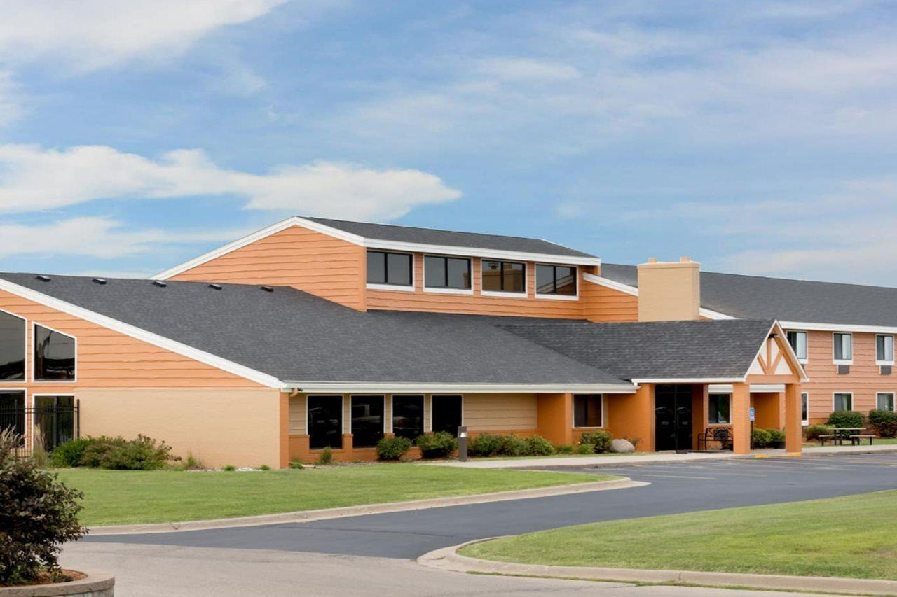 เบย์มอนต์ บาย วินด์แฮม มาร์แชลทาวน์ Hotel Marshalltown ภายนอก รูปภาพ