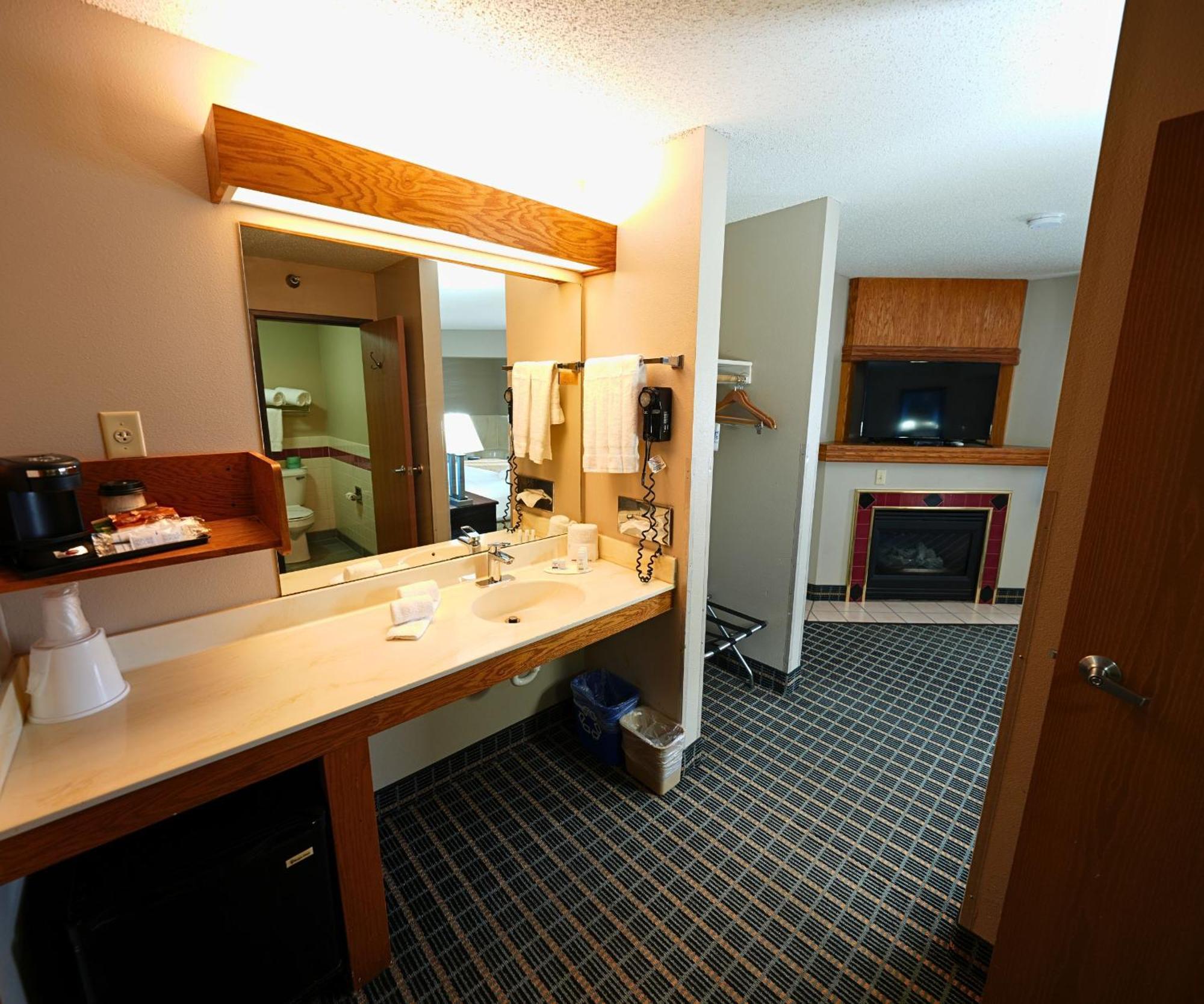 เบย์มอนต์ บาย วินด์แฮม มาร์แชลทาวน์ Hotel Marshalltown ภายนอก รูปภาพ